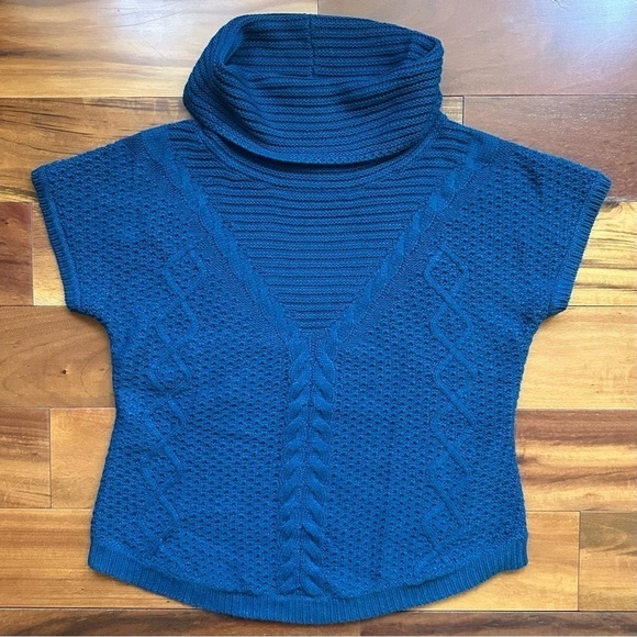 New York & Co Turtleneck Short Sleeve Sweater - Picture 1 of 4